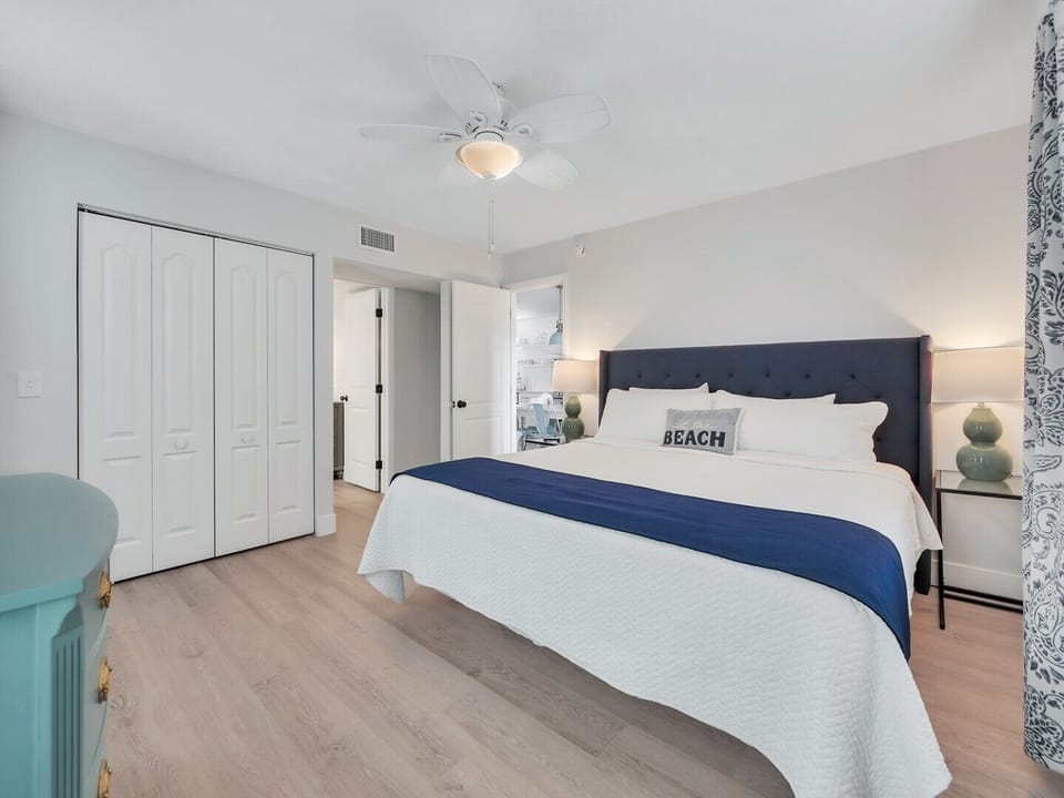 Primary Bedroom- King Bed