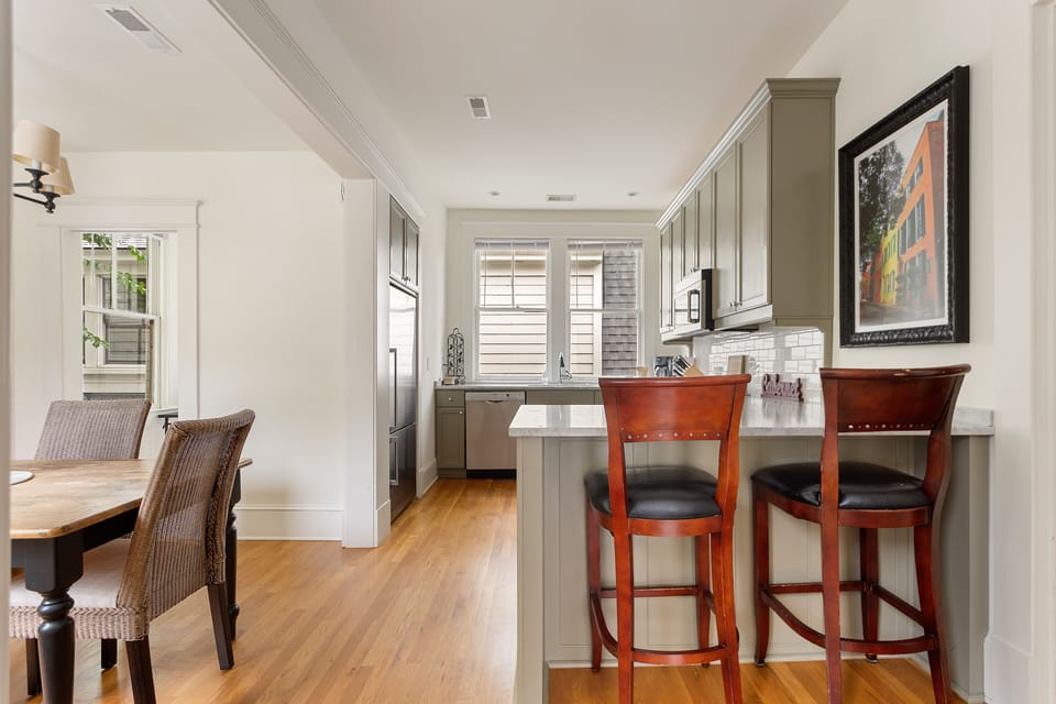 Downtown Luxury |Rutledge Avenue Inn (Suite C)