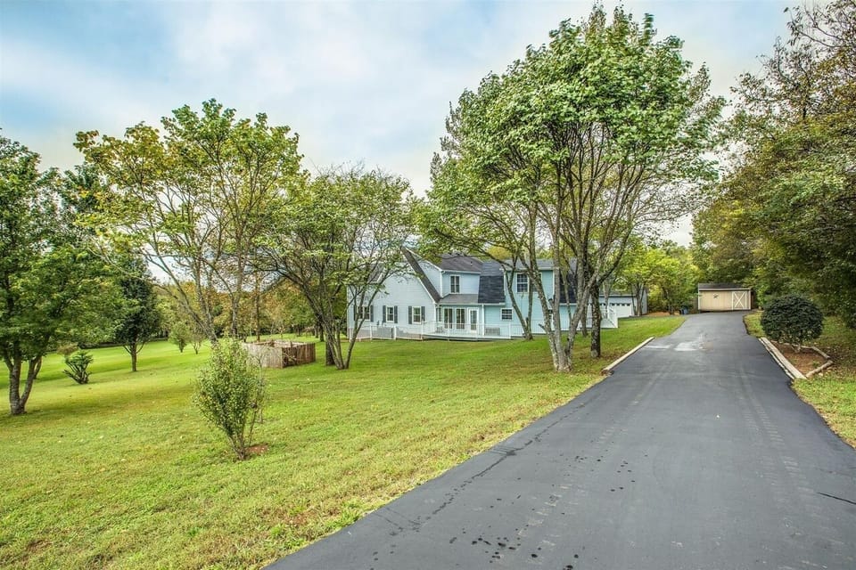 Driveway entrance to your getaway 