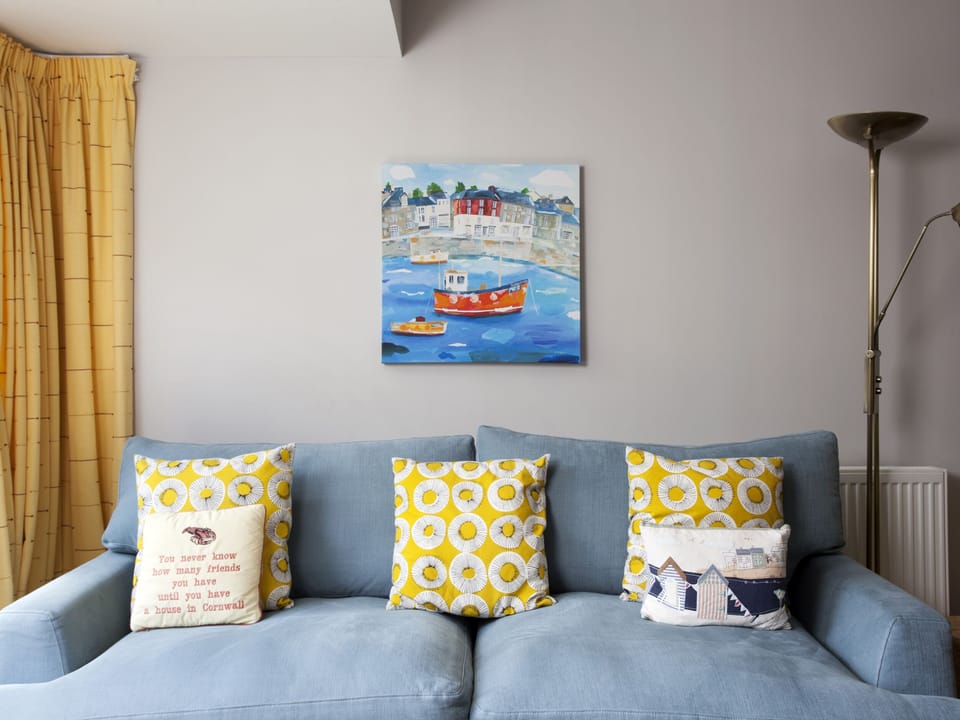 Cottage | Living room | DVD player