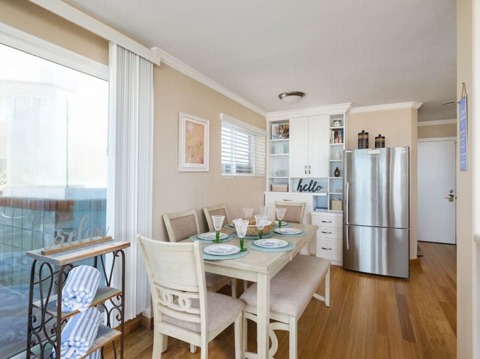 Family meals with an ocean view? Yes, please!