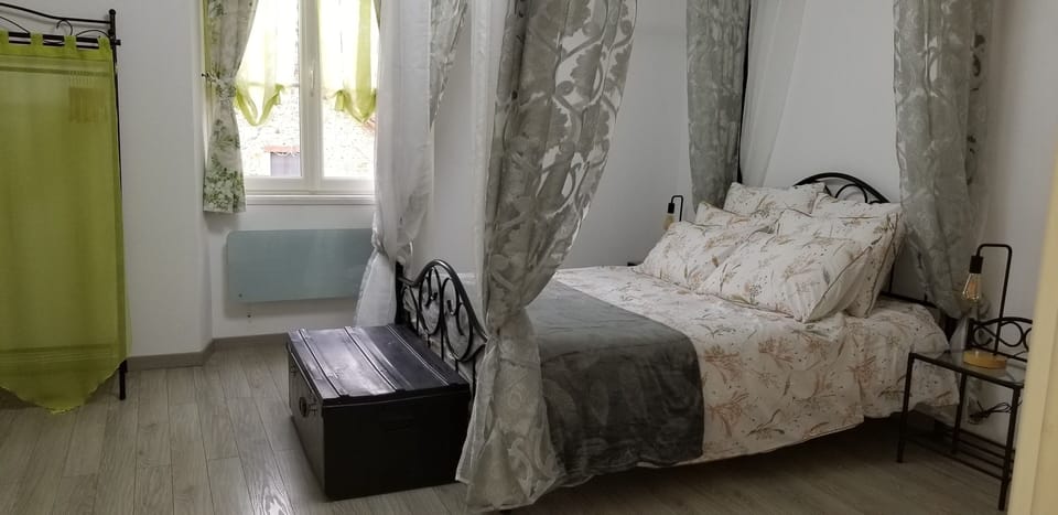 Gorgeous Jasmine Suite with annex (sleeps up to 5)