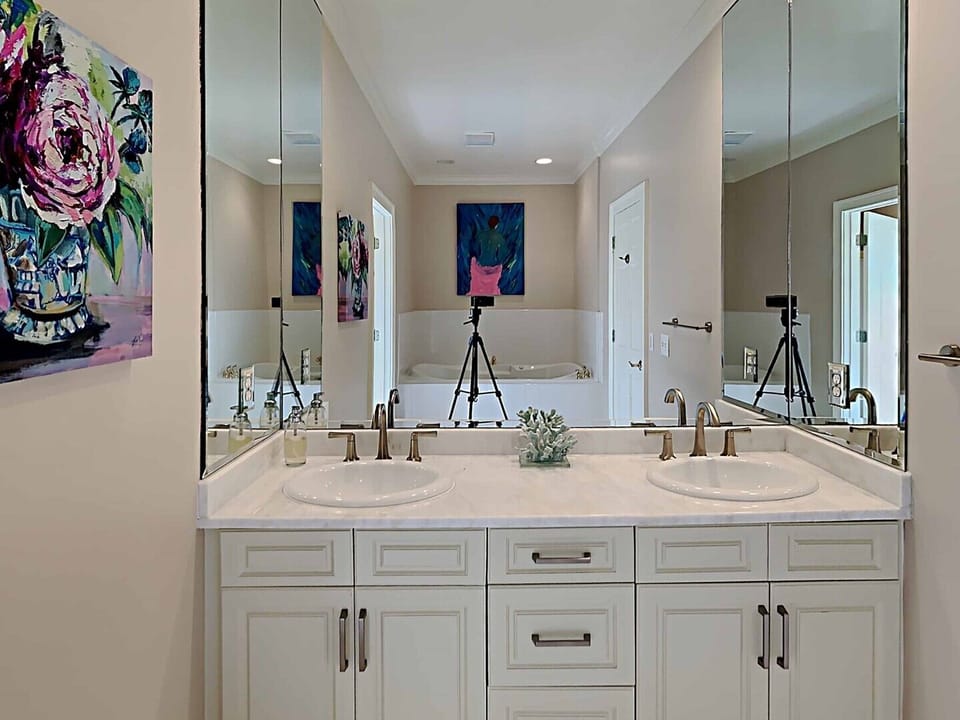 Upstairs Primary Bathroom