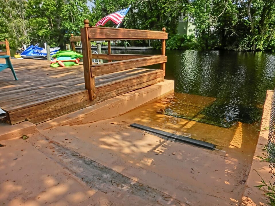 Loading and unloading kayaks doesn`t get any easier!