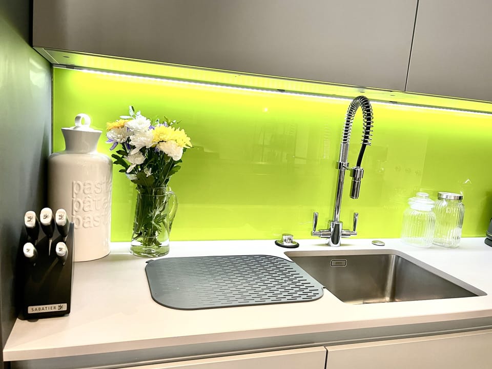 Apartment, Private Bathroom (Twelve ) | Shared kitchen | Highchair