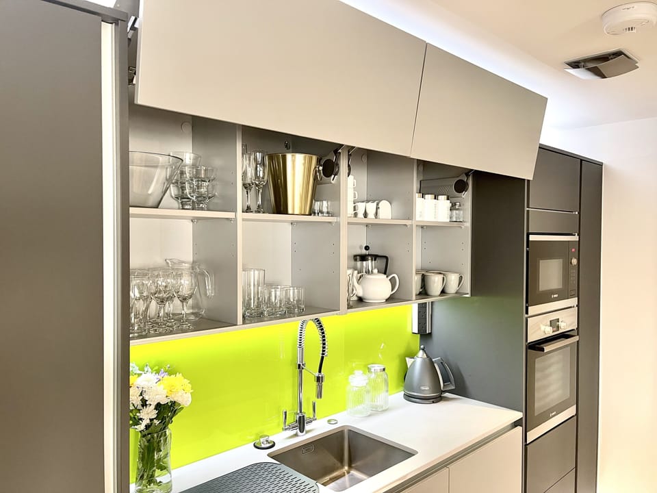 Apartment, Private Bathroom (Twelve ) | Shared kitchen | Highchair