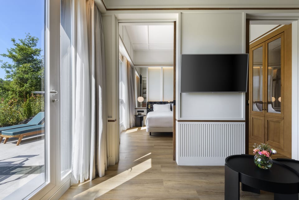Suite (with garden) | In-room safe, desk, blackout drapes, soundproofing