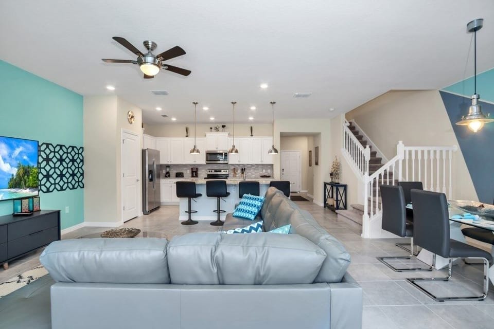 Townhome, 5 Bedrooms | Living room