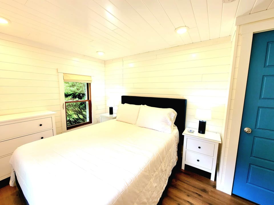Gatehouse 2 Queen Bedroom