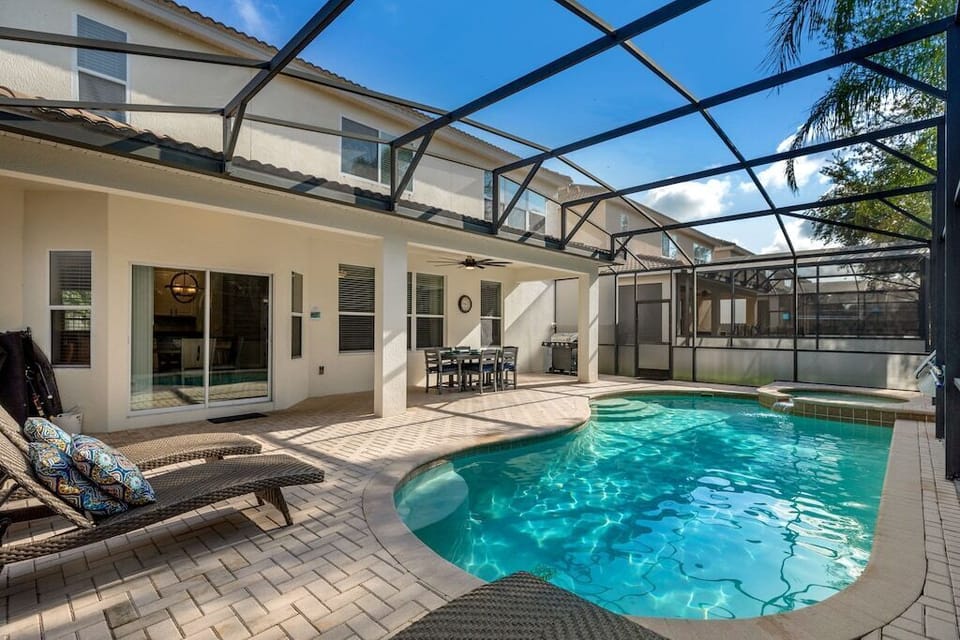 Private pool with no rear neighbors