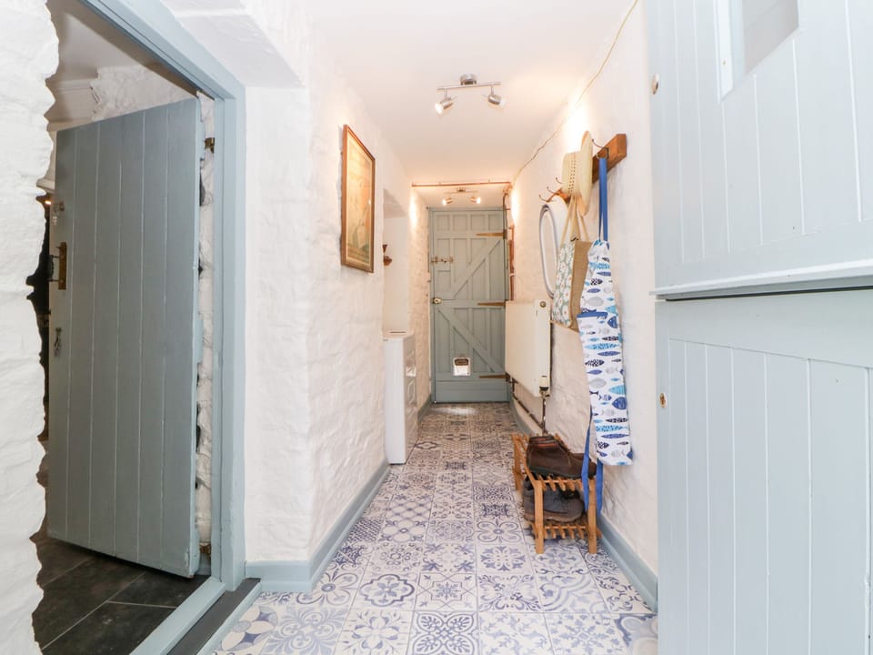 Cottage | Interior