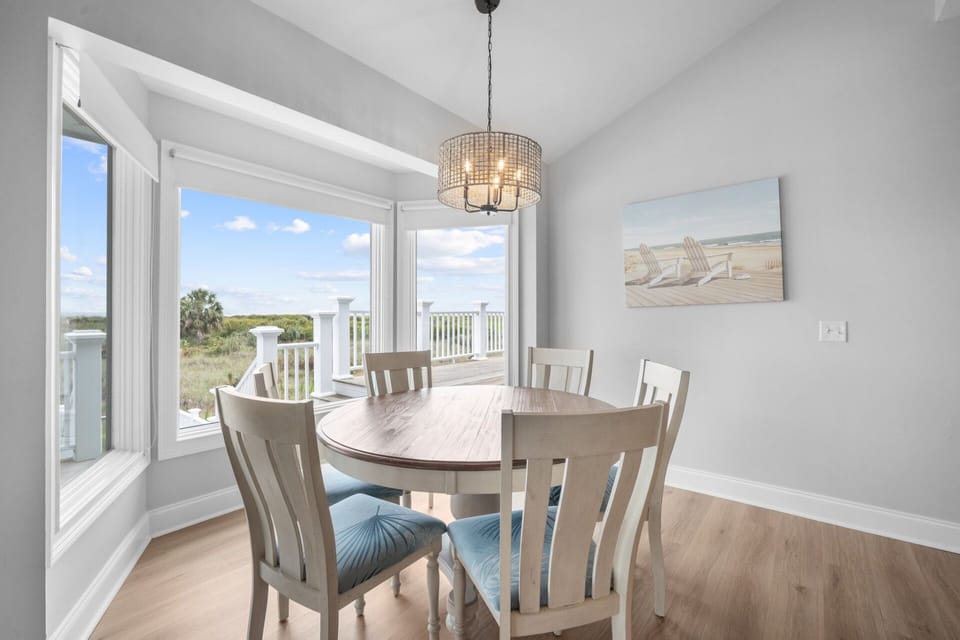 Oceanview Breakfast Nook