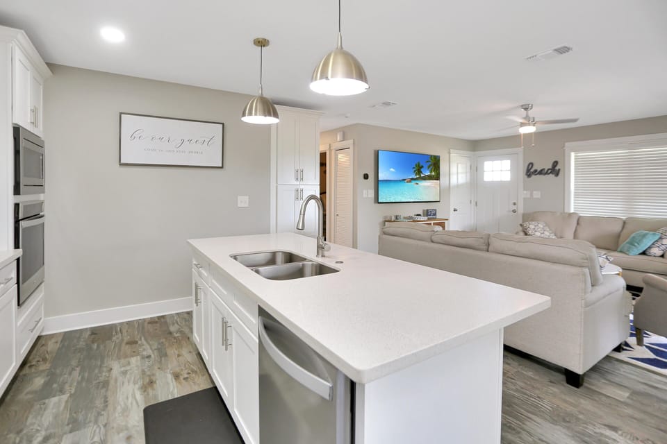 House, Multiple Beds (Anchored Inn 3) | Interior