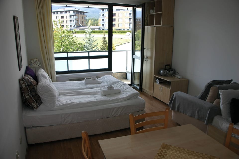 1 bedroom, iron/ironing board, bed sheets