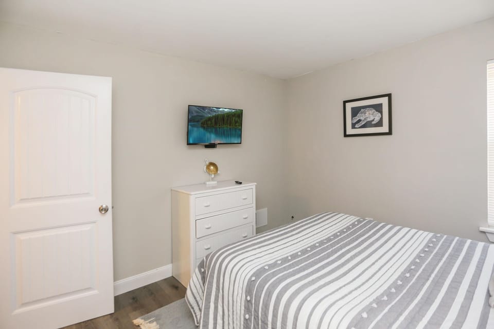 House, Multiple Beds (Buckeye Beach House) | 3 bedrooms, individually decorated, individually furnished
