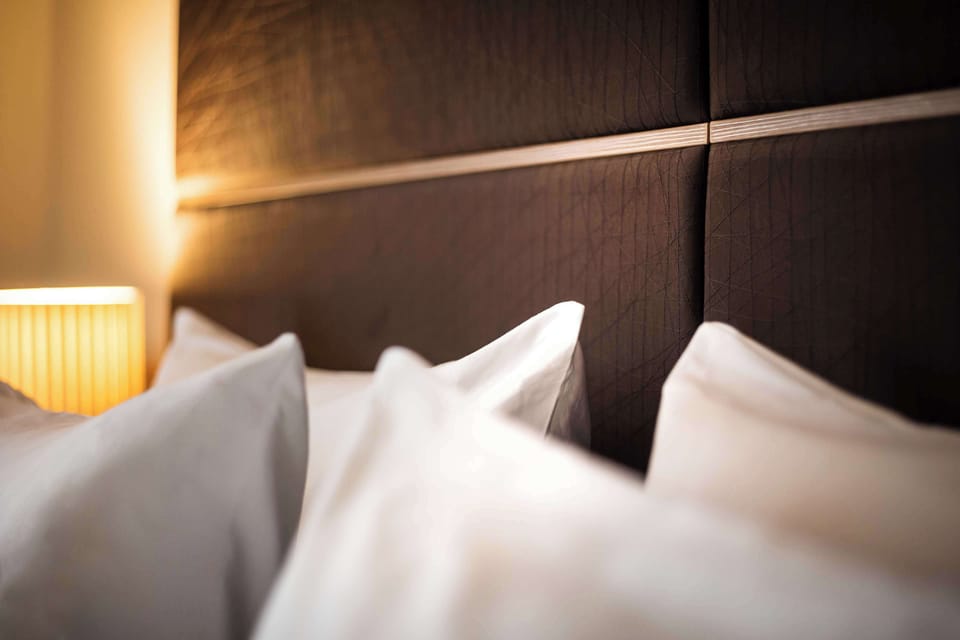 Hypo-allergenic bedding, minibar, in-room safe, desk
