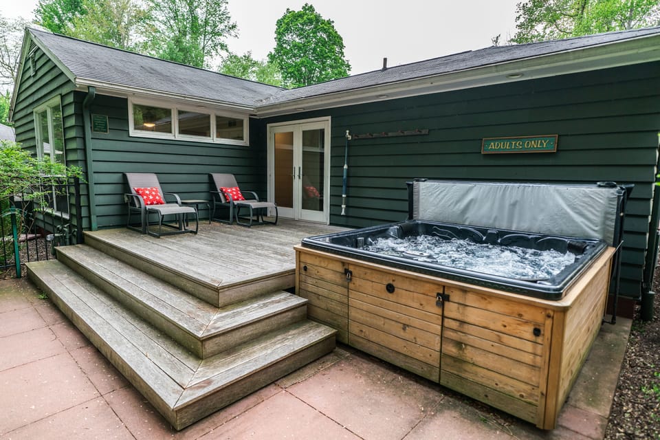 Hot tub