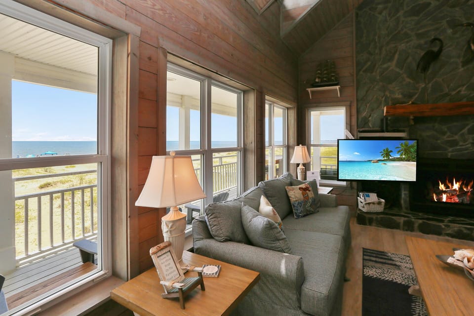 House, Multiple Beds (Coastawhile) | Living area