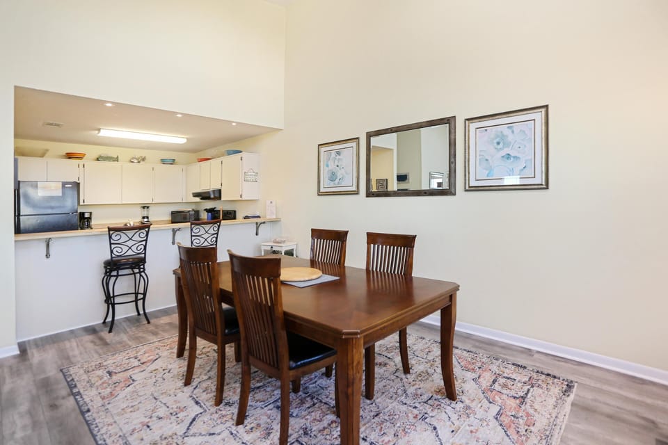 House, Multiple Beds (Coastal Sunshine) | Dining