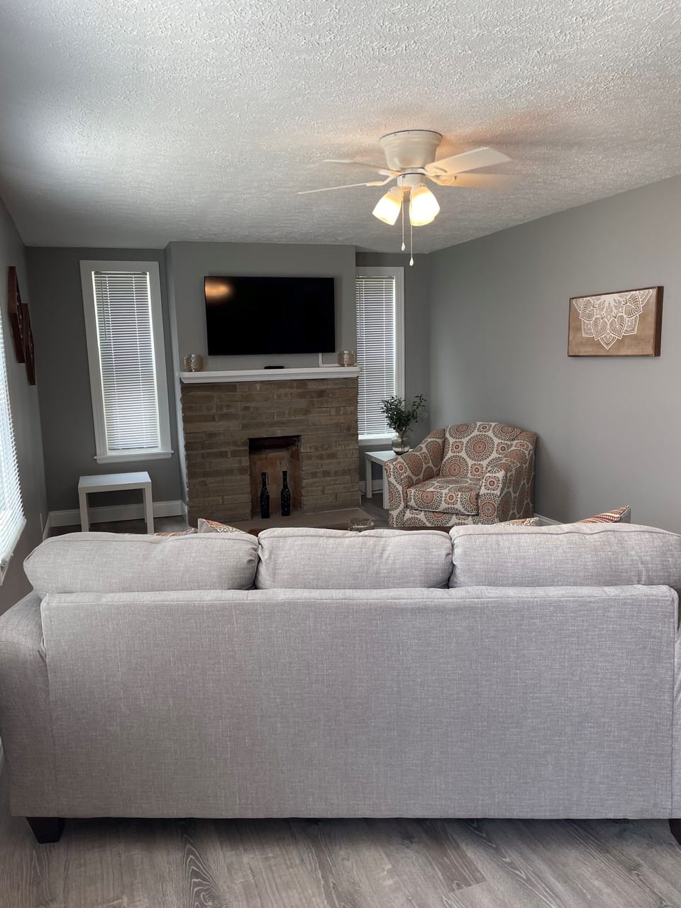 Living room
