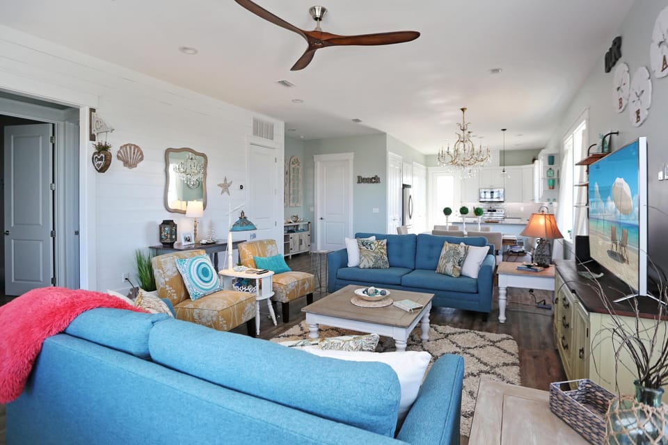House, Multiple Beds (Havin A Blas) | Living area
