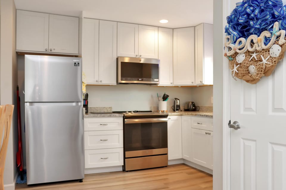 House, Multiple Beds (Oleander Place) | Private kitchen