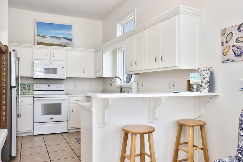 House, Multiple Beds (La Mer) | Private kitchen