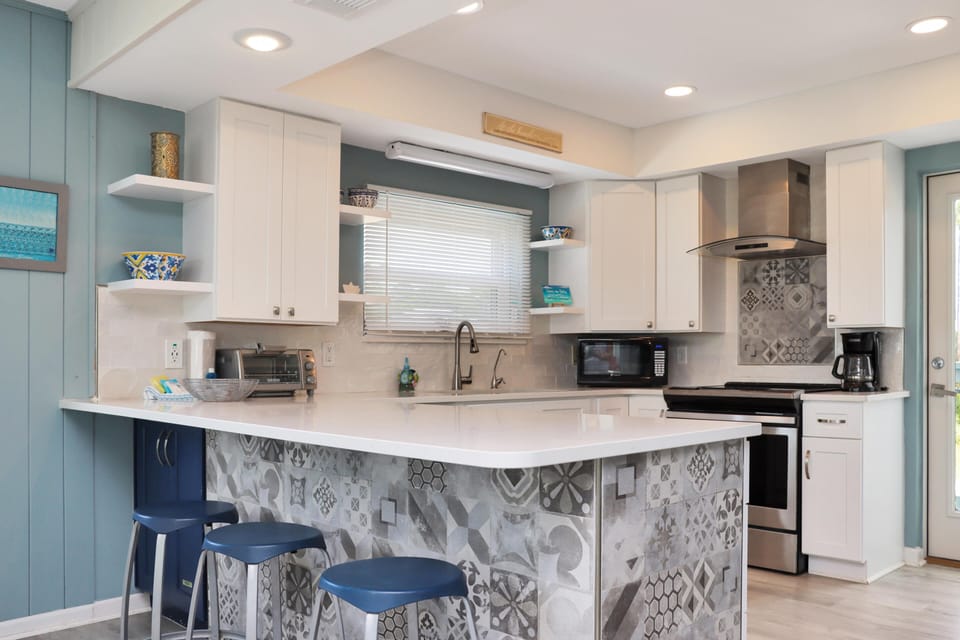 House, Multiple Beds (Indian Summer) | Private kitchen | Toaster, cookware/dishes/utensils