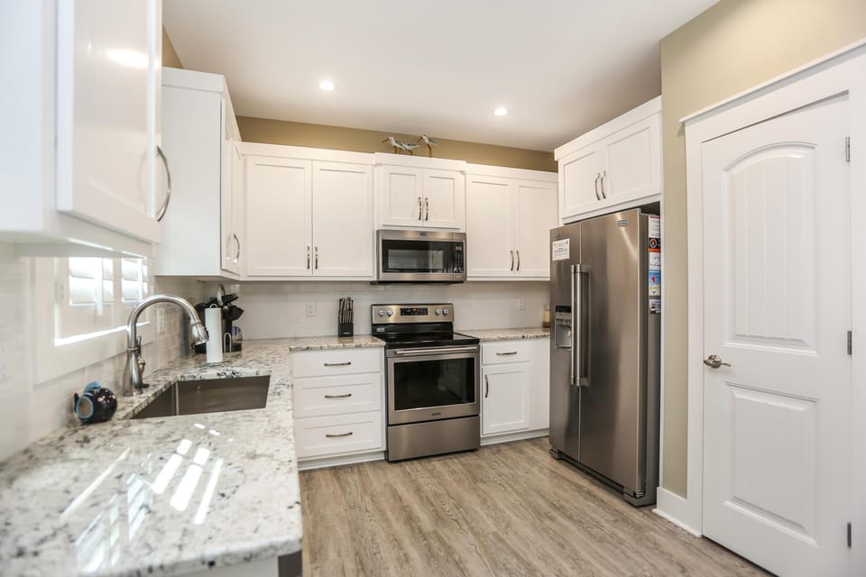 House, Multiple Beds (Lalas Place) | Private kitchen