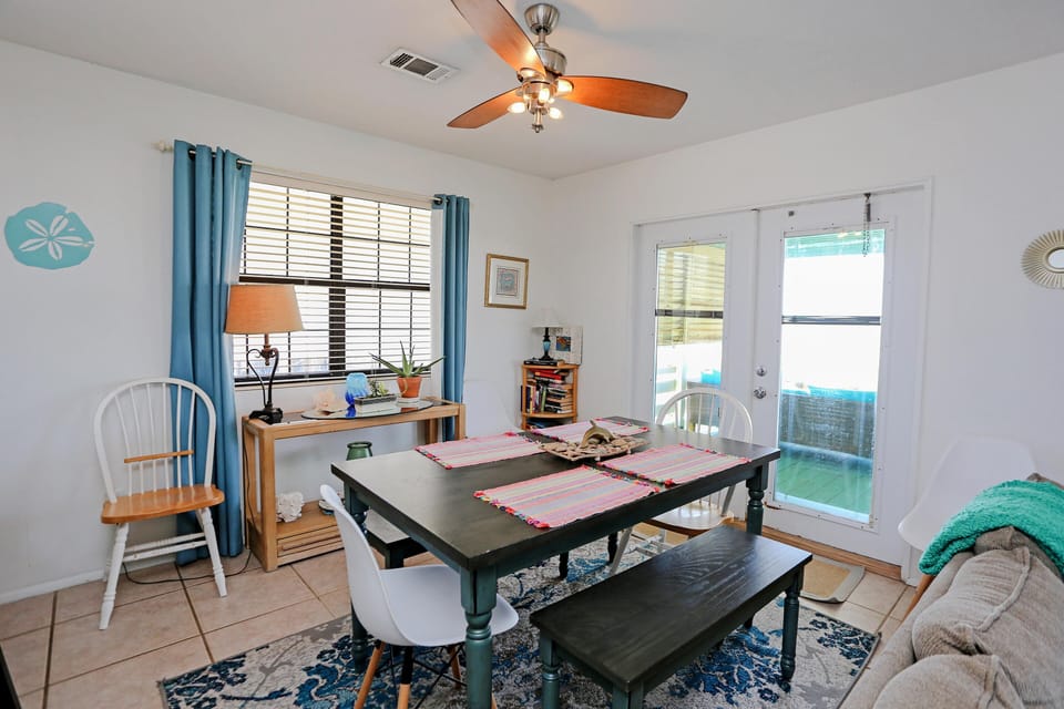 House, Multiple Beds (Pelican Bend) | Dining
