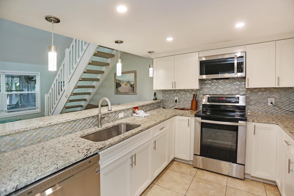 House, Multiple Beds (Sharkeys) | Private kitchen