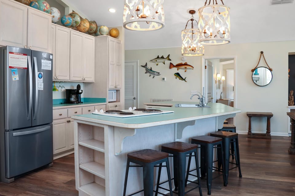 House, Multiple Beds (WindScape) | Private kitchen | Cookware/dishes/utensils