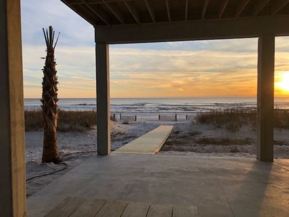 House, Multiple Beds (Shore Looks Good) | Exterior