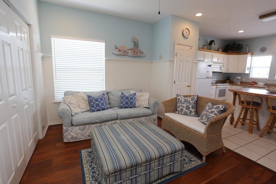 House, Multiple Beds (The Shore House) | Living room