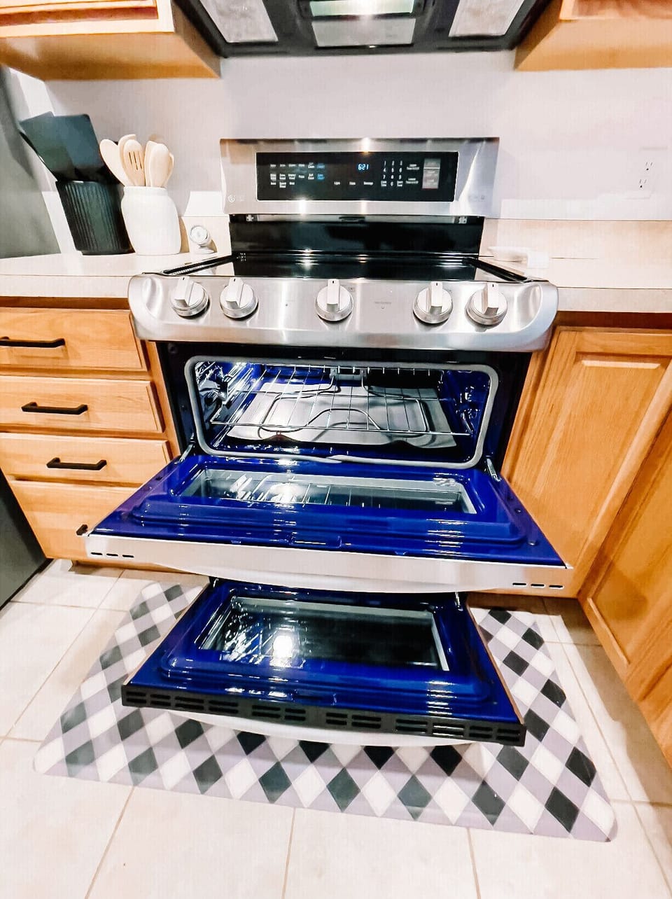 Double Oven for guests who love to cook