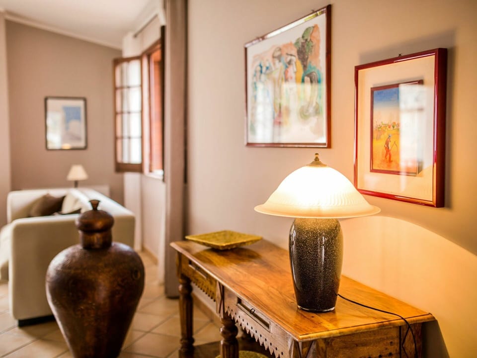 Furniture, Picture Frame, Property, Table, Wood, Interior Design, Textile, Lighting, Lamp, Comfort