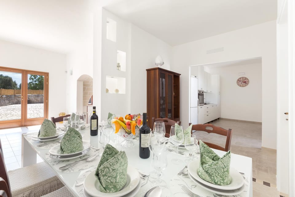 Villa | Dining room