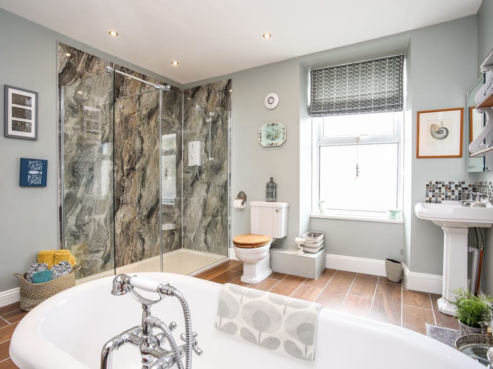 Enfys Cottage in Criccieth