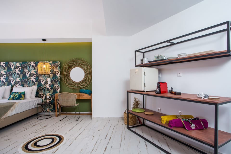 Junior Suite with Side Sea View | Soundproofing, free WiFi, bed sheets