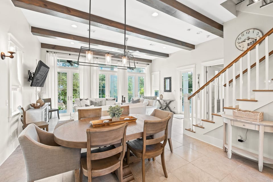 First Floor: Dining