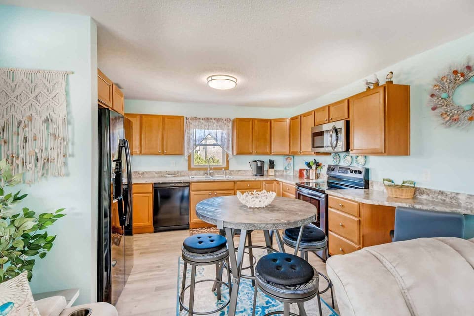 Surf-or-Sound-Realty-970-Sal's-House-Kitchen-1