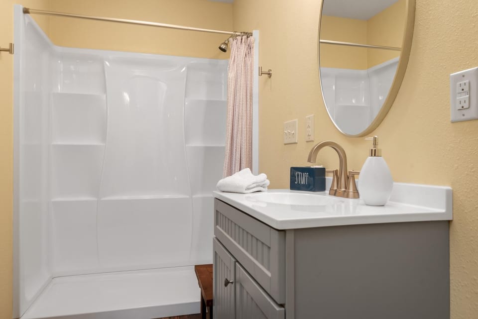Bedroom-adjacent bathroom