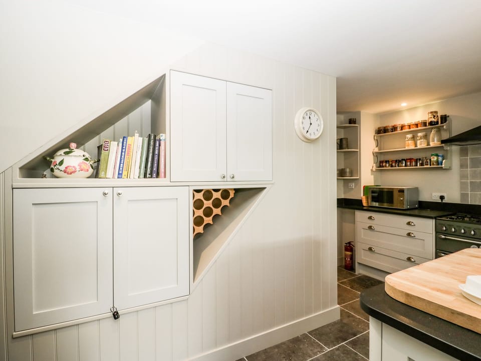 Cottage | 5 bedrooms, individually decorated, individually furnished, free WiFi