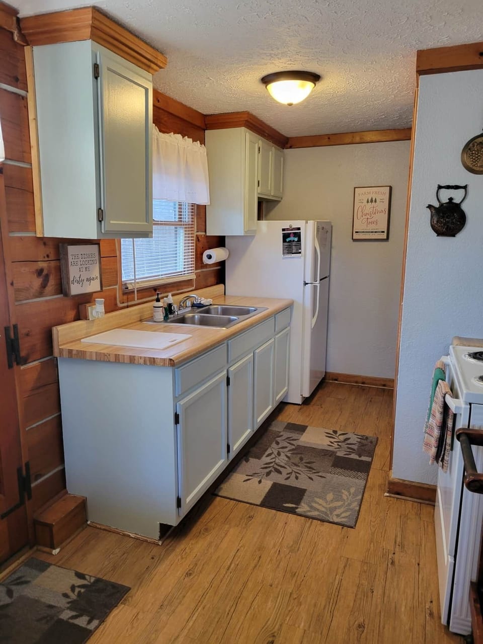 Fully stocked kitchen.