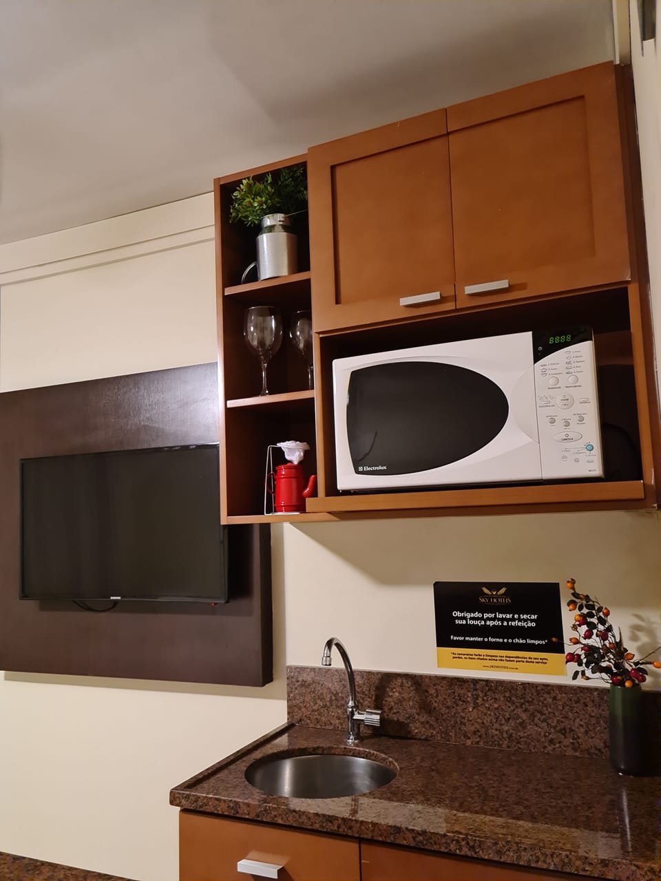 Family Quadruple Room, 1 Queen Bed, Mountain View | Microwave