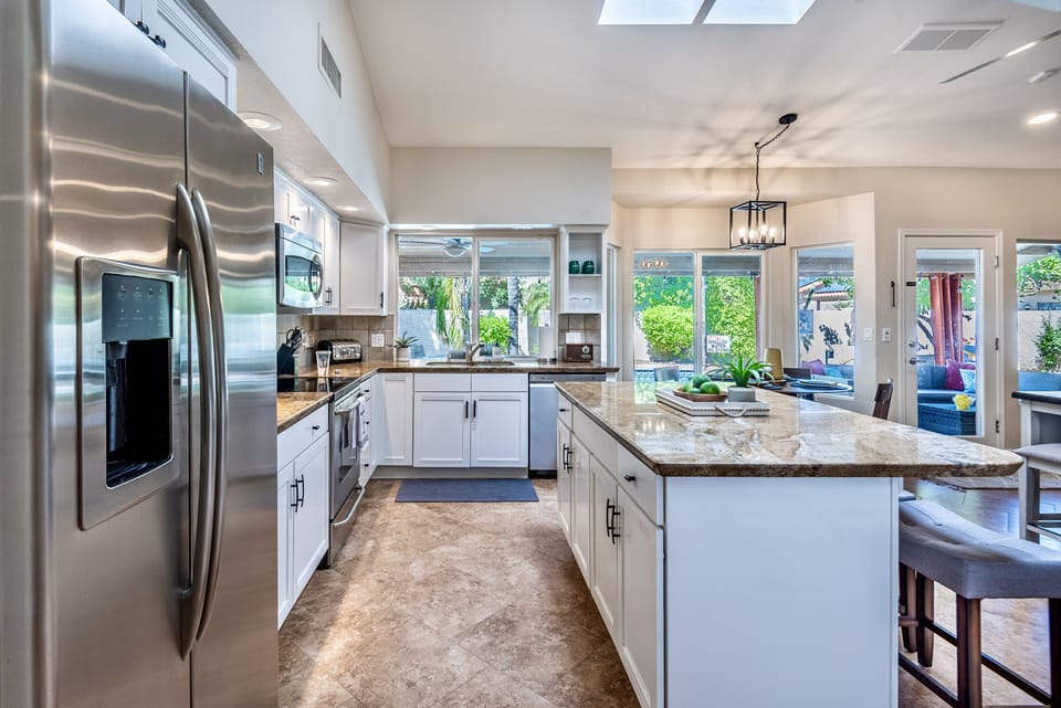 Beautiful, spacious open concept kitchen.