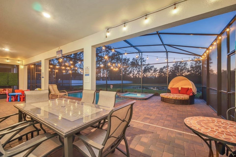 Water Front, south-facing pool and spa, well-lit day and night, dinning, relax
