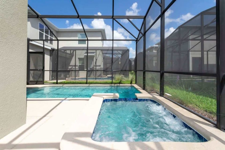 Patio w Private Pool