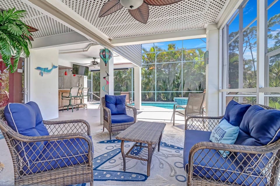 So many extras to discover in this great space, including an outdoor TV and bar counter w/seating & sun loungers!