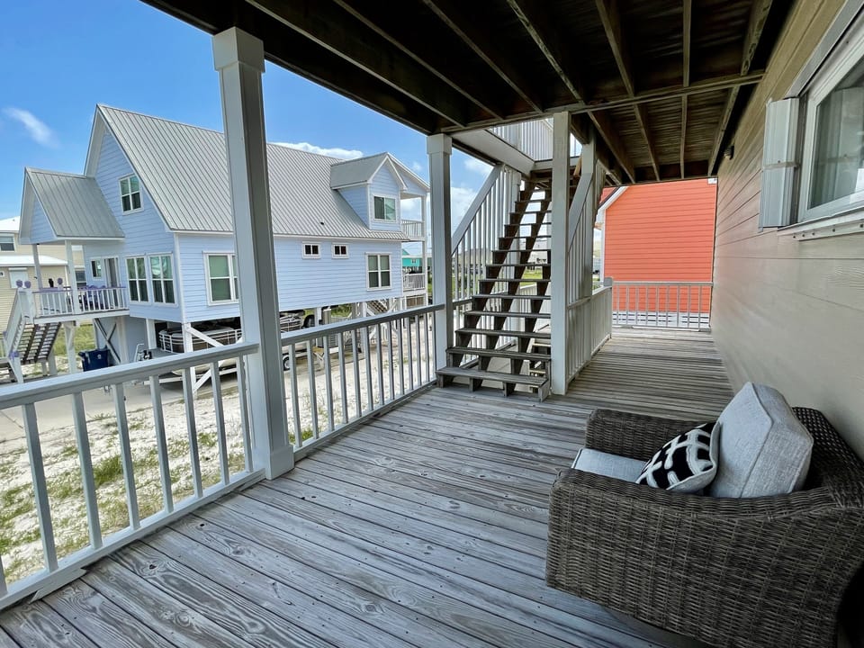 Private Pool. The Yacht Club, sleeps 20. Lagoon Pass Neighborhood. Bring your boat.